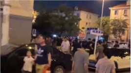 警方通报天津公交事故：52岁司机突发不适，车辆失控，致1死8伤