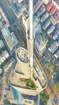 江苏南京第一高楼，紫峰大厦，总高450米，设计师的灵感来自于什么呢？