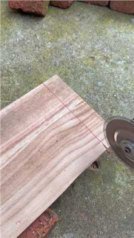 #家装水电 角磨机切割支架 轻松切割木板