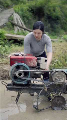 这样的侗寨姑娘你们喜欢嘛！ #农村人干活就是这么实在