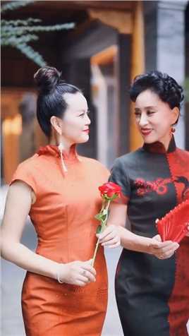 加起来快300岁的中国时尚奶奶团岁月沉淀的气质将中国非遗蜡染的美完美呈现