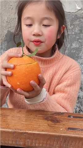 橙汁杯太好喝啦 #萌娃搞笑日常 #童年味道 #快乐童年