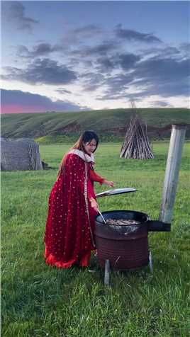 给你5w一月，住草原蒙古包，5年不出山，有手机有爱人，牛羊自己养，饭自己做，远离都市的繁华，你愿意吗？