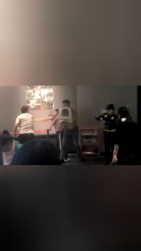 四川三星堆博物馆游客打架，男子持凳砸向女子？警方回应：游客正接受调查