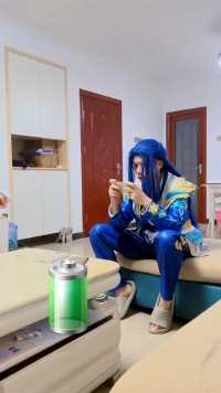 小舞姐吸走了唐三哥哥的能量，他已经不行了，他终于倒下了，再见唐三哥哥#斗罗大陆唐三小舞 