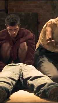 一家五口侮辱食人小镇##我的观影报告 #影视解说 ##电影解说 