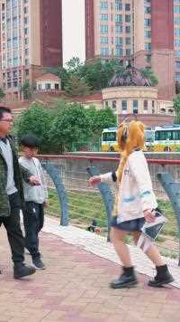 保护孩子健康，拒绝家庭暴力！