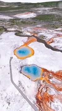 带你一起看世界之～大棱镜彩泉！这么美丽的温泉下面竟然沉睡着一座60万年喷发一次的超级火山！