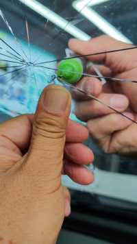 蜘蛛网状玻璃修复
