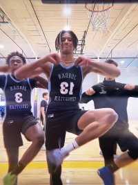 “装帅好难 还好哥是真帅.”#狄曼特布雷滋 #用篮球表达心情 #伤感欧剪辑社