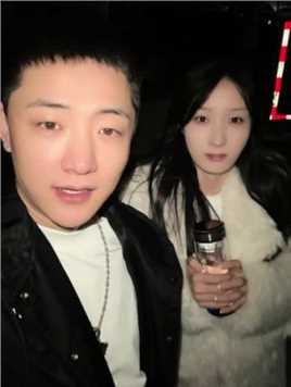 能感觉到新郎新娘很幸福，此刻我感觉也很幸福