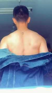  我像只鱼儿在你的荷塘 