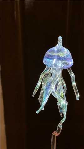 陈墨 玻璃制作的闪光水母～#手工 #玻璃 #水母 #灯工玻璃 #治愈#神评即是标题