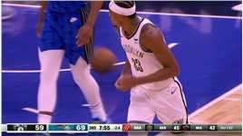 保留节目如期上演 克拉克斯顿接球起飞单臂炸筐