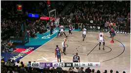 这都能进！托马斯高难翻身后仰强解命中神来之笔