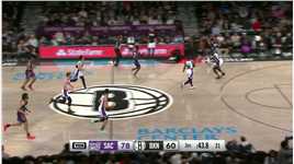 腰腹力量太出色 朗尼沃克起飞滑翔高难躲闪放篮