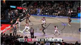 外线对轰从不落下 海耶斯空心入网夏普即刻回应