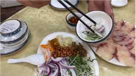我的晚餐，一条草鱼尾搞定，简简单单的一餐 #地方美食分享 #美食vlog #横县鱼生