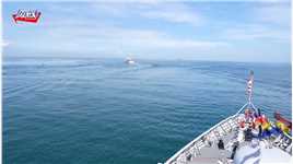 【#中国海军舰艇参加国际阅舰式#】 当地时间5日，科莫多2023多国海上联演在印度尼西亚开幕。开幕式结束后，举行了国际阅舰式。各国海军代表登上检阅舰，驶向检阅海区，40多艘来自13个国家的舰艇接受检阅。当检阅舰通过中国海军湛江舰、许昌舰时，中国海军官兵分区列队，向检阅舰致敬。(焦飞宇 李楸 李虹明 张虎志 冯俊菘 编辑/池敬爽)