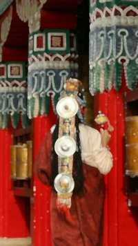 #总要拍一次藏服写真吧 #少数民族风情 #藏族姑娘 #传统文化 #藏风 总要拍一次藏风去一次西藏