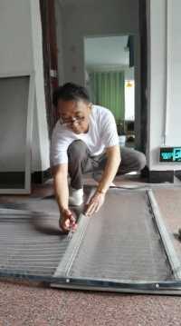 新三年旧三年缝缝补补又三年，砖业维修沙窗沙门。😅