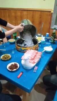 羊旭冰煮羊🐑，内蒙古地标性火锅。