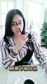 千万别眨眼，泼墨一瞬间，点彩就一遍。不眨眼你也看不清，乱涂鸦目的是能让你心放松。