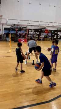小圣暑期篮球训练营最后一堂课的训练实拍