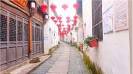 坡阳古街有着浙中第一古街的美誉。旧时是一条上通丽水、台州、温州，下达金华、衢州、严州的陆上交通要道