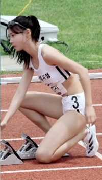 🇰🇷韩国田径运动员金敏智💖出生于1996年，身高1米73，体重54千克。短跑运动员⚕️⚕️⚕️⚕️