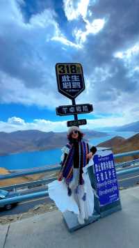 到了西藏，才体会到什么叫远离喧嚣。靠近圣湖，才真切感受到灵魂的宁静。