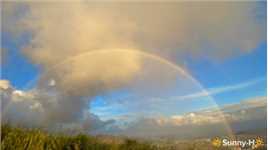 夏威夷欧胡岛Tantalus lookout 的全彩虹与晚霞