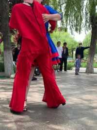 舞 #普通女 #男女双人舞 #普通男 #群舞 #室外健身 #水兵舞