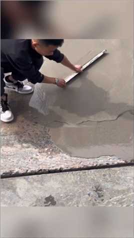 混凝土起沙爆皮漏石子破损薄层翻新修补，厚度3-5毫米 防水抗冻 高强耐磨，强度c60#混凝土薄层修复技术