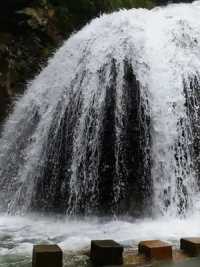贵州深山峡谷里的美景，喀斯特地貌多样的小瀑布，清澈的小溪会唱歌的小鸟，你们喜欢这样的地方吗？#风景 #旅行 #铜仁大峡谷