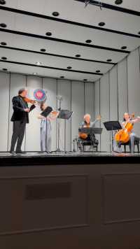 “双面帕格尼尼”维也纳帕格尼尼四重奏音乐会（真的断弦了😂）小提琴马里奥.侯森 中提琴玛塔.珀图尔斯卡 大提琴莉莉安娜.柯哈尤娃 吉他亚历山大.斯伟特四位演奏家的高超技艺赢得一片喝彩