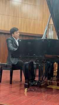 上海音乐学院钢琴系团学“黑与白”系列之公众音乐会《莫扎特第13钢琴协奏曲》2022级本科李天拓  2023级本科洪振耀