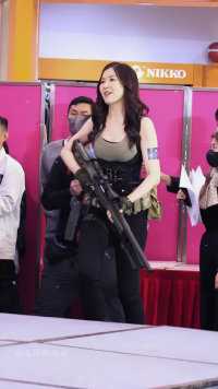 又美又飒的狙击手。#刘佩玥