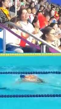 落后半程仍奋勇向前！亚残运会中国台北选手游泳位居最后，却获全场欢呼