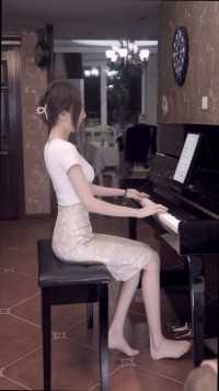 闭上眼睛静静听，感受一下音乐！#钢琴 