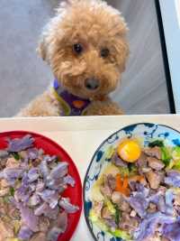 今天吃紫薯鸭肉饭😋像不像等开饭的小孩子😂