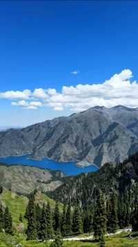 天山天池风景区……真的有点冷…