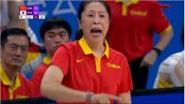 高要求！中国女篮即便领先8分 进攻24秒违例依然惹怒郑薇教练