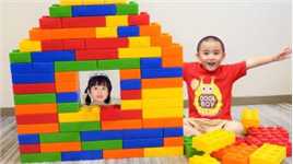 悟熙为妹妹搭建超大积木城堡，巨型积木玩具乐高积木拼装玩具