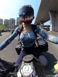 强子，点赞，妈出来骑车了#女骑 #摩托车 #机车 #摩旅