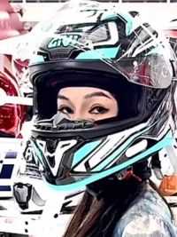 “真心很贵，你别逢人就给”#Givi头盔#givi #北京国际摩托车展 #女骑 #机车