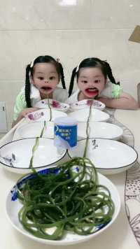 幼儿 #双胞胎 #宝宝秀 #萌娃互动 #吃货宝宝 #宝宝搞怪
