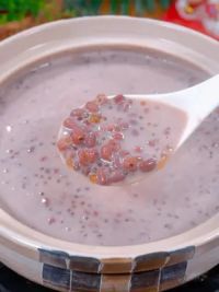 把牛奶倒进红豆里泡一泡，出锅就是夏季受家人欢迎的美食～#红豆西米露