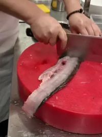 #刀工 #杀鱼技术 快速剁鱼