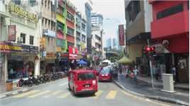 吉隆坡一些低矮古旧的民居和商铺。